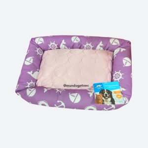Cama rosa pequeña para gatos