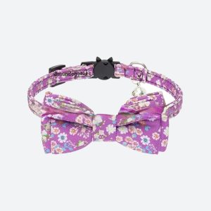 Collar de flores con lacito de algodón