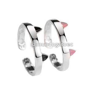 Anillo plateado con orejas de gato con orejas de colores