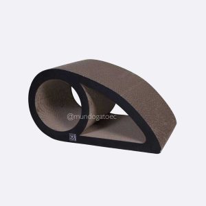 Rascador de cartón con escondite y catnip